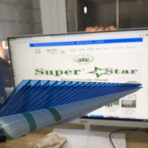 polycarbonate-dang-rong-5mm-xanh-tim-2